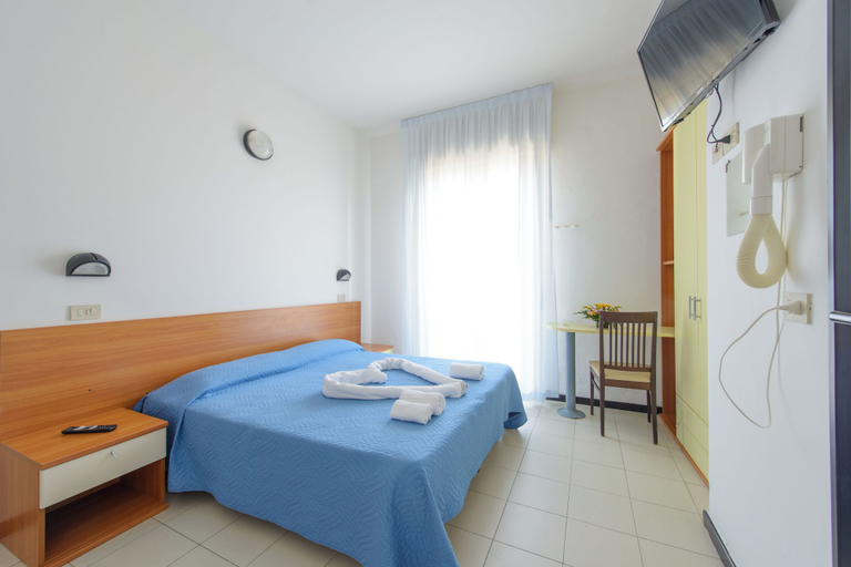 Bedroom 2, Hotel Paloma, Rimini
