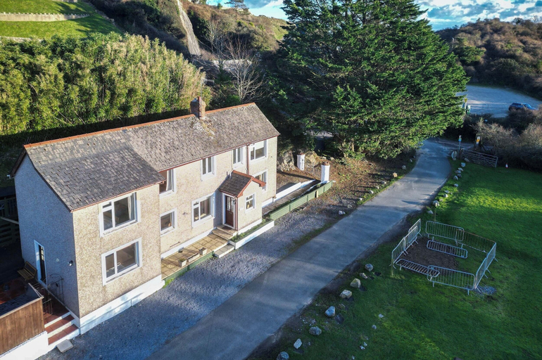 Exterior & Views 2, Maytree Cottage - 4 Bedroom Holiday Home - Tenby, Pembrokeshire