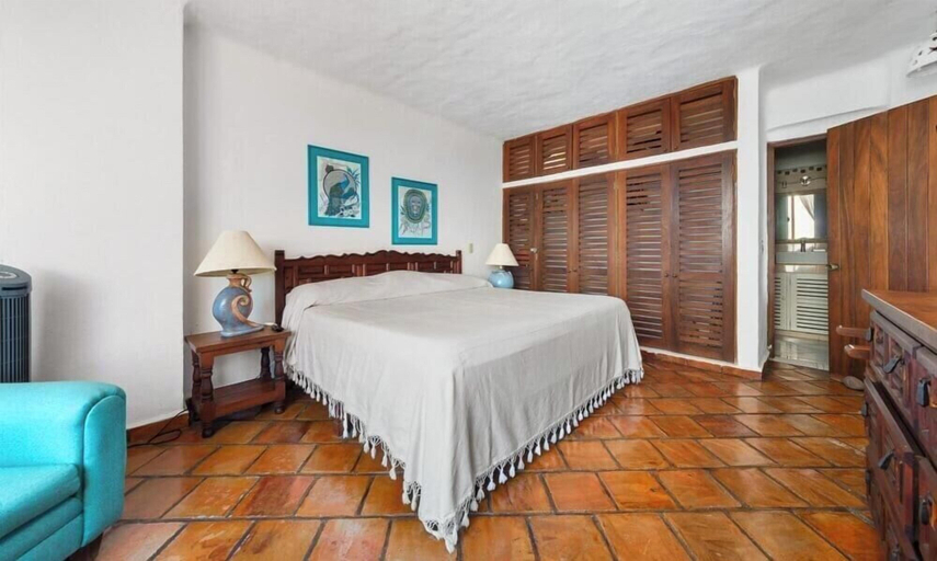 Room 2, Ocean view 2Br Condo-Balcony-Beach-Pool - 305, Puerto Vallarta