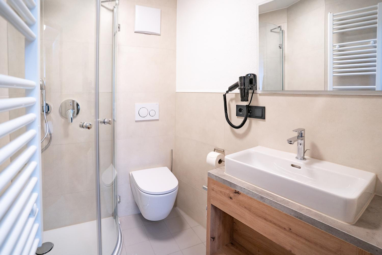 Bathroom 3, Marktplatz-Hotel Ochsen, Alb-Donau-Kreis