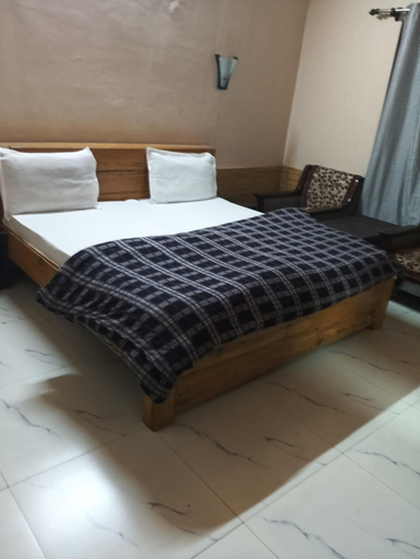 Room 4, Kiran Homestay Naukuchia Tal Rd, Nainital