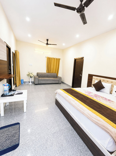 Room 4, Hotel The Sunlight Restaurant Bhimtal, Nainital
