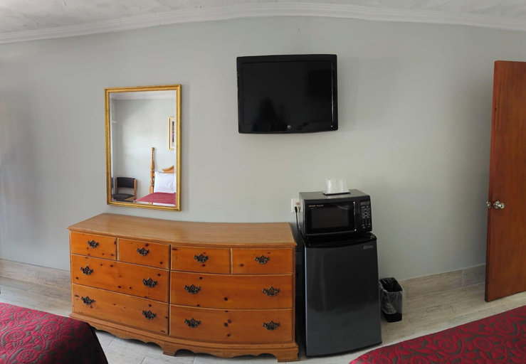 Room amenity, Deluxe Inn Elkton, Cecil