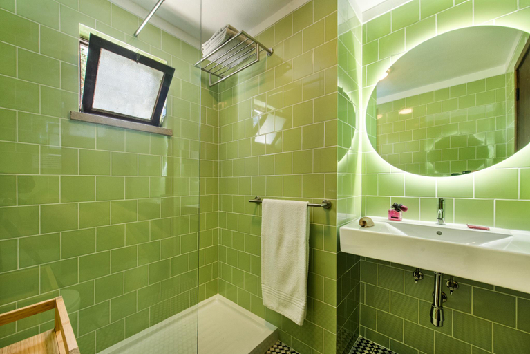 Bathroom 4, Private Pool villa, Walking distance to the centre, Golf Facing, Loulé