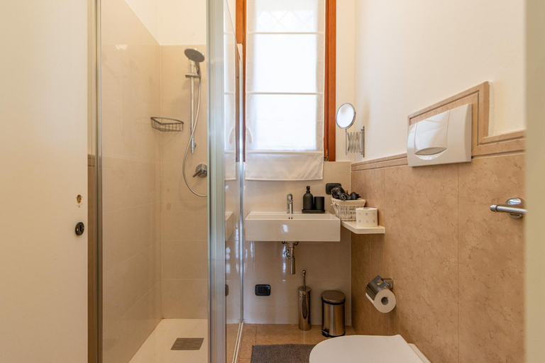 Bathroom 3, Al Castagneto Foresteria Lombarda, Lecco