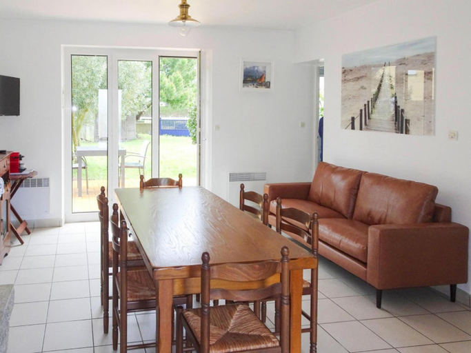 Others 2, Holiday Home near Gulf of Morbihan Beach, Morbihan