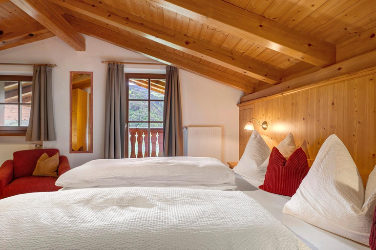 Bedroom 2, Prackfolerhof, Bolzano