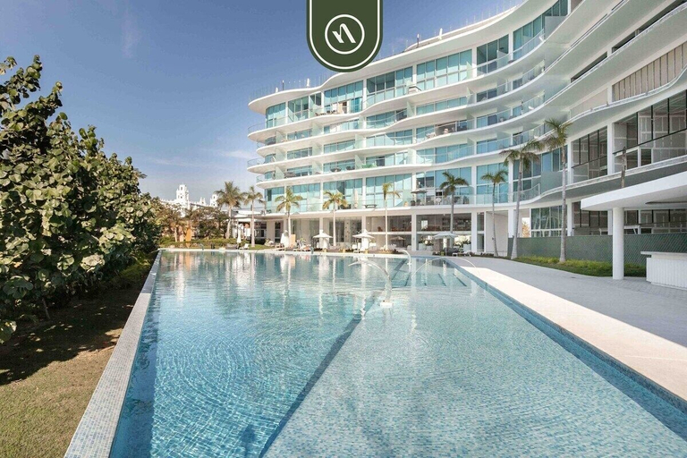 Pool 5, Luxury 3 BR Condo - Beach Access 1 Block Away, Compostela