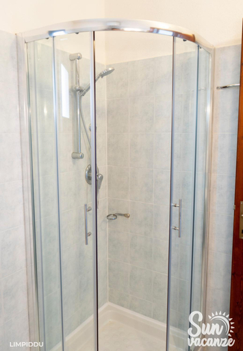 Bathroom 3, Limpiddu, Nuoro