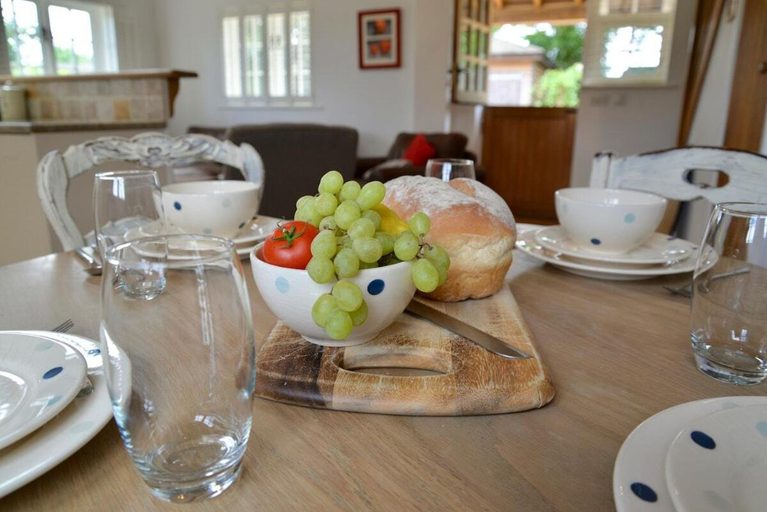 Food & Drinks 4, Chichester Cottage @ Graingers, West Sussex