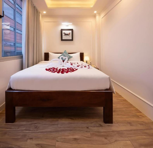 Room 2, DIAMOND CROWN HOTEL, District 1