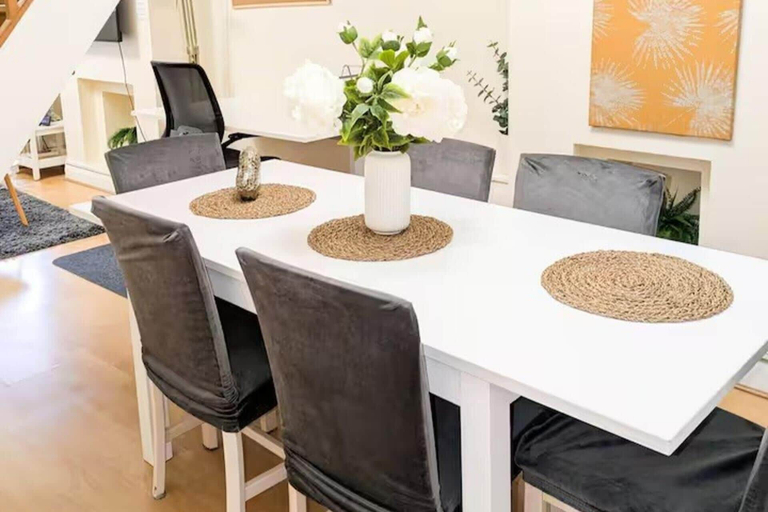 Dining 2, Cozy Gravesend Retreat With 2 Bedrooms, Kent