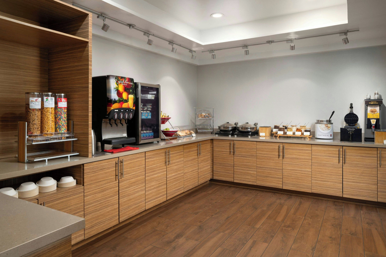 Food & Drinks 5, TownePlace Suites by Marriott Waco South, McLennan