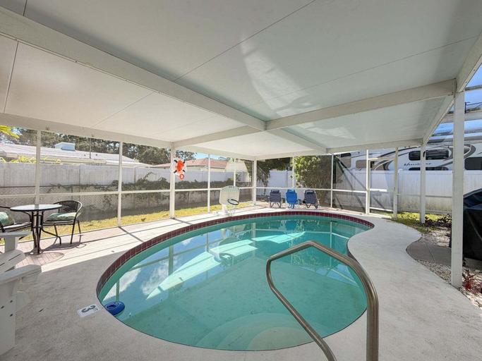 Pool, Largo Pool House and Firepit, Pinellas