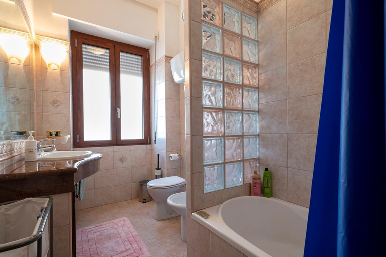 Bathroom, La casa di Gigi, Sassari