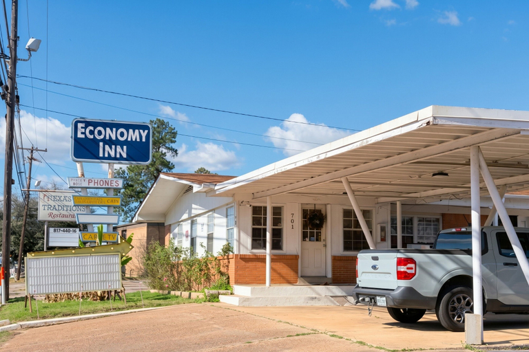 Exterior & Views 2, Economy Inn by Hotel O Gladewater, TX, Gregg