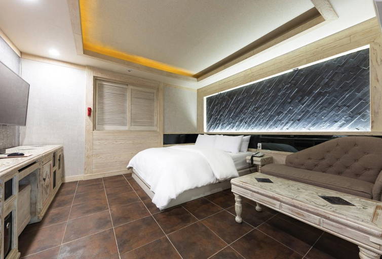 Bedroom 2, Daejeon Yongjoen Bobos Hotel, Dong