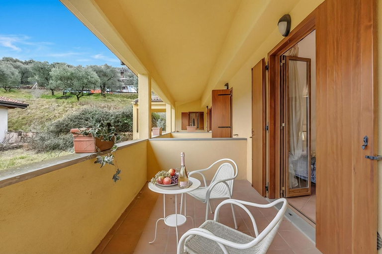 Others 4, Residence La Perla with Shared Pool, Brescia