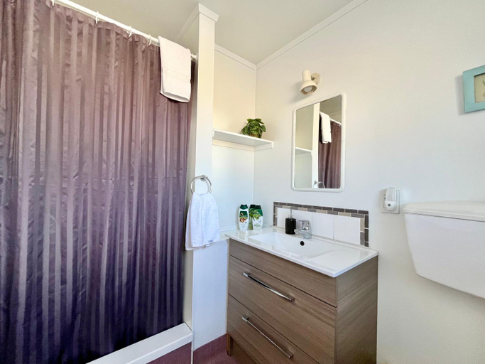 Bathroom 3, Mt Dobson Motel, Mackenzie