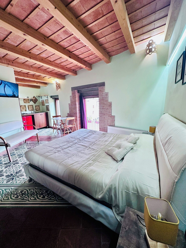 Room 2, Domus Privè, Palermo