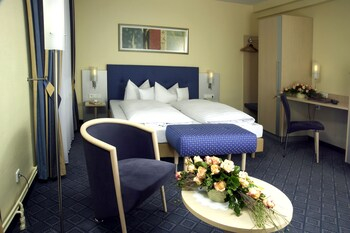 Others 5, Hotel Löwen - Mannheim, Mannheim