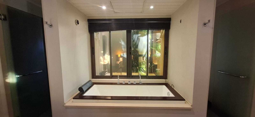 Bathroom 2, Luxury apartment Grand-Baie Big Swimming Pool