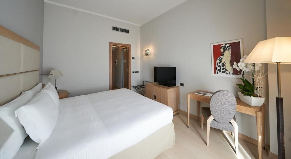 Bedroom 5, Hotel Astoria, Biella