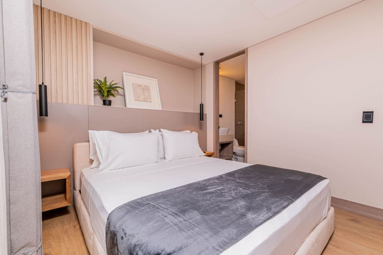 Room 4, Jatisa 802 in Medell n, Medellín