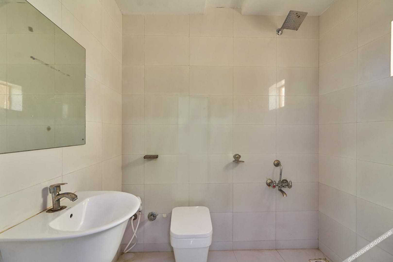Bathroom 4, Safari Hotel & Resort, Gir Somnath