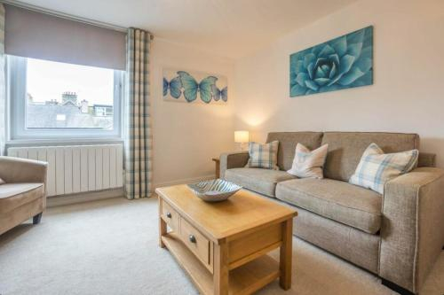 4, The Retreat, steps from amenities, Cumbria