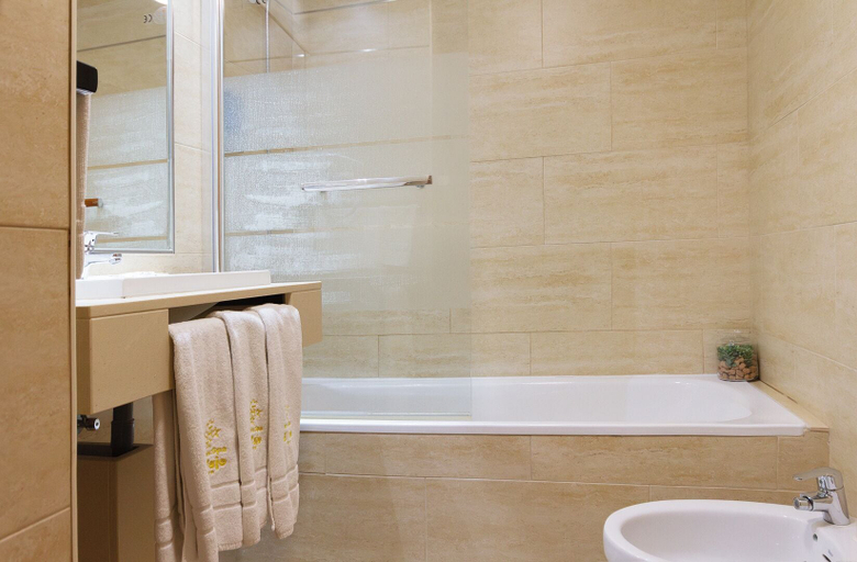 Bathroom 4, Hotel El Tajo & SPA, Málaga