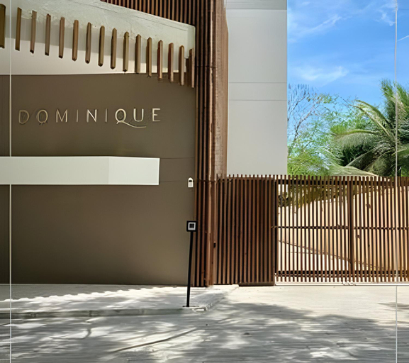 Exterior & Views