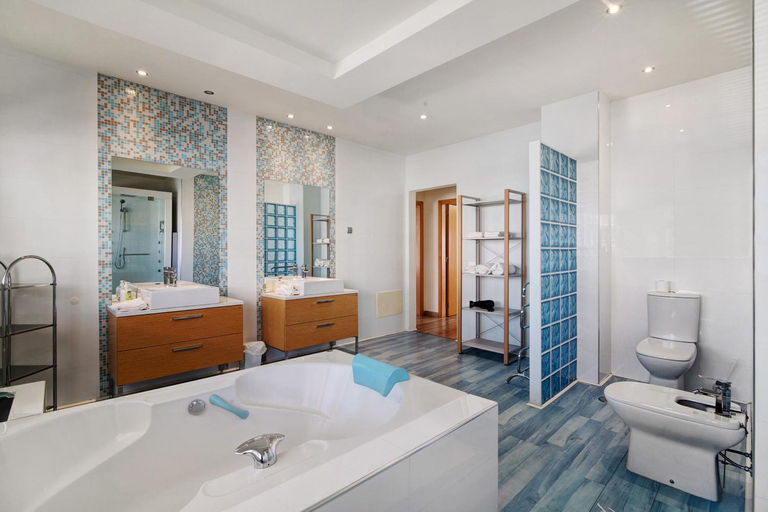 Bathroom 2, Villa Rosana, Albufeira