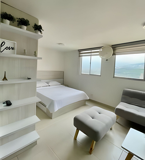 Room 2, 802 santa elena, Medellín