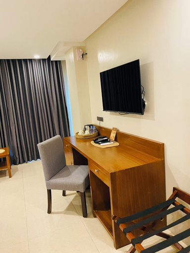 Others 4, Hotel Herencia 625, Daraga