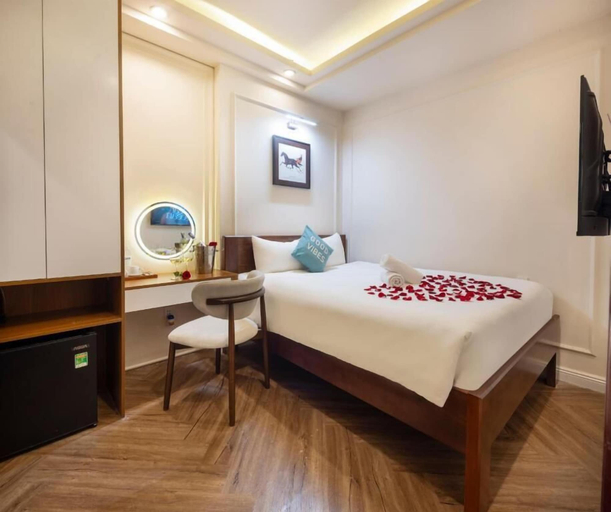 Room 4, DIAMOND CROWN HOTEL, District 1