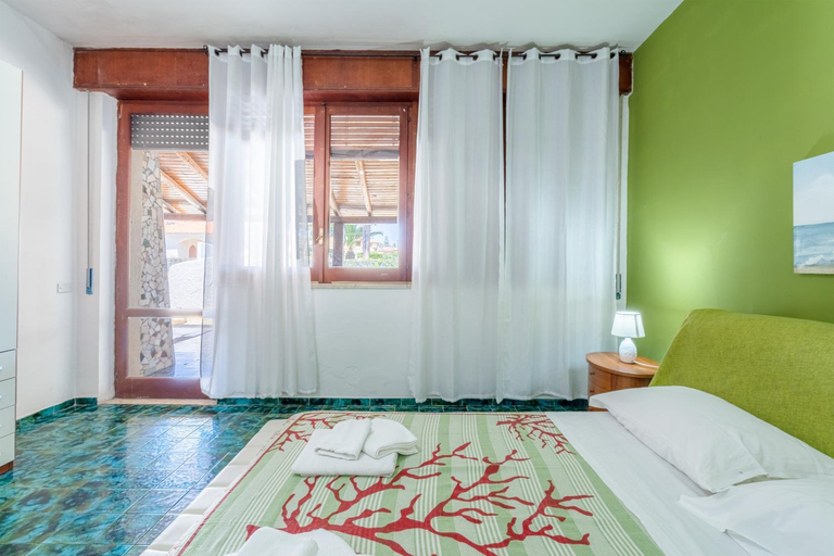 Bedroom 3, Bes Beach - Villa con piscina, Syracuse