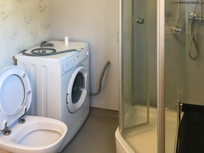 Bathroom 3, person holiday home in oystese, Kvam