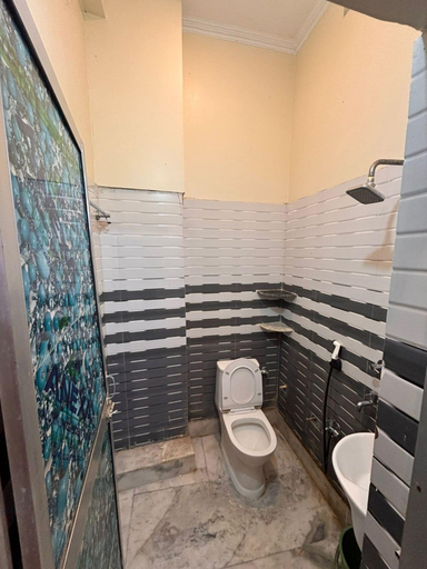 Bathroom 3, Hotel Shivsaran Purnia, Purnia