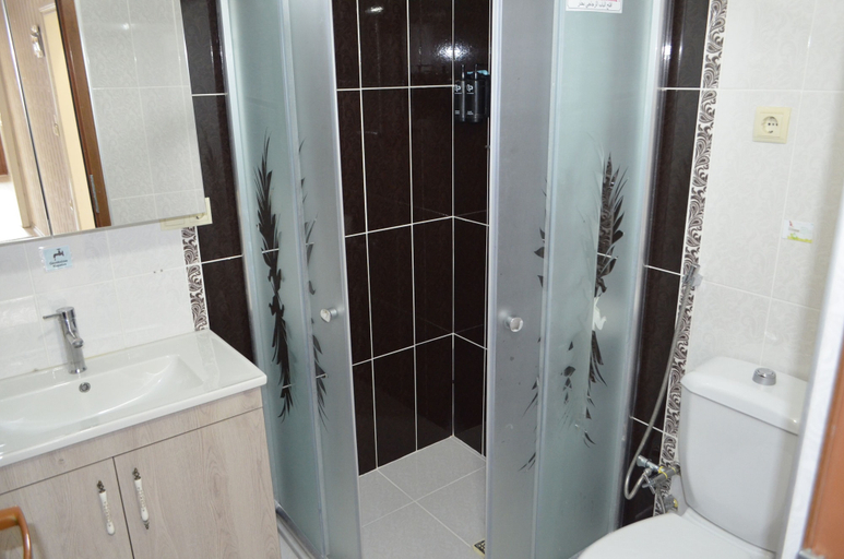 Bathroom 3, Özkan Pansiyon, Çaykara