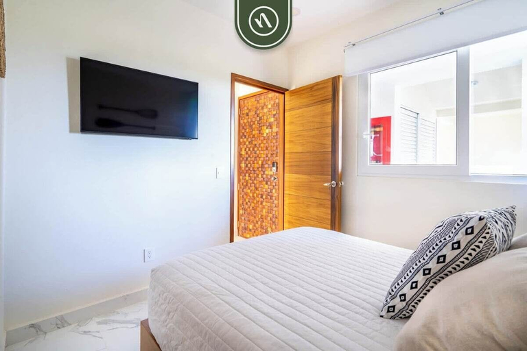 Room 3, 3BR Condo Right Next to the Beach - Pool - Palapa, Compostela