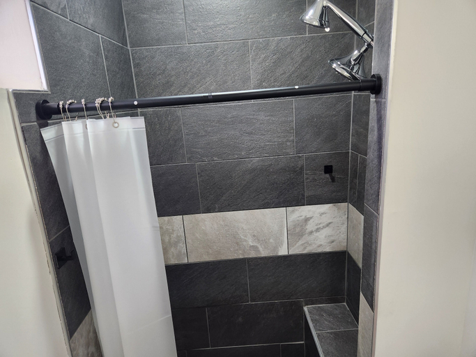 Bathroom 4, Nazareth Extended Stay, Northampton