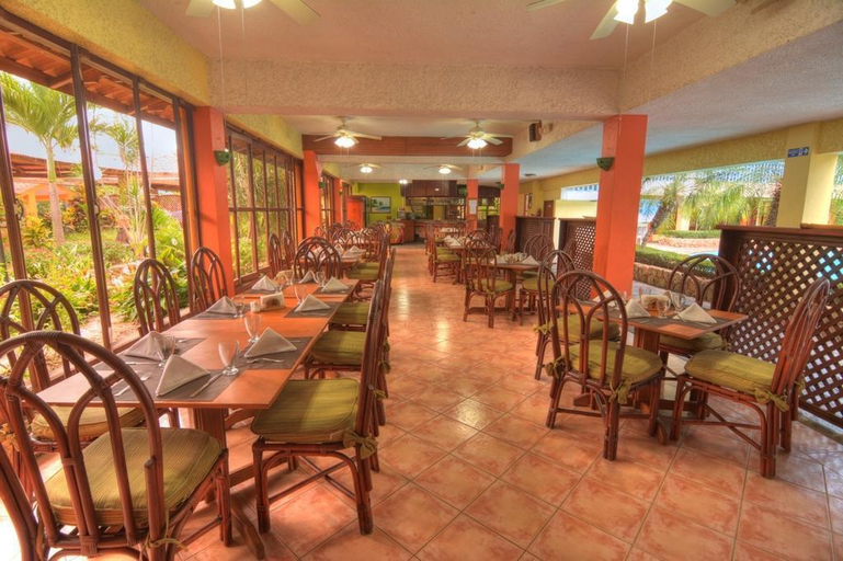 Food & Drinks 4, Acuarium Suite Resort, Santo Domingo Este