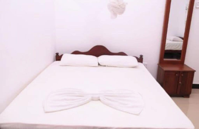 Room 5, Kawakka Yala Home Stay & Hostel, Thissamaharama