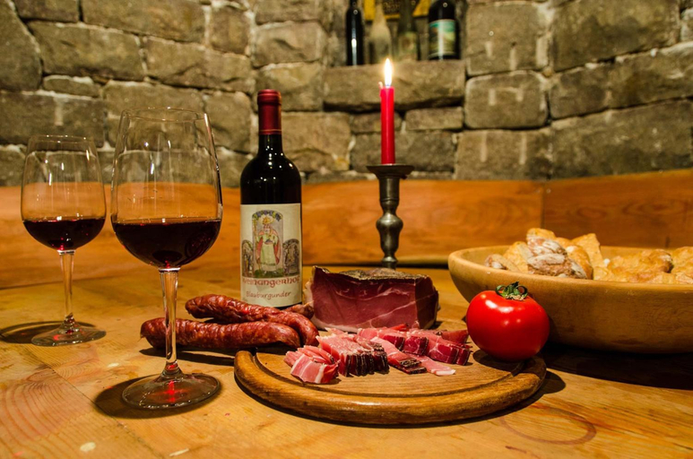 Food & Drinks 5, Weinangerhof St Pauls, Bolzano