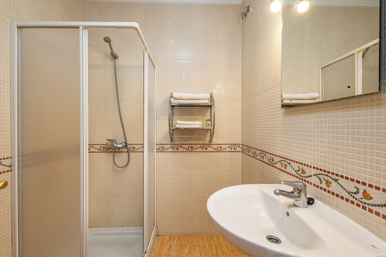 Bathroom 4, Hotel Mirador, Málaga