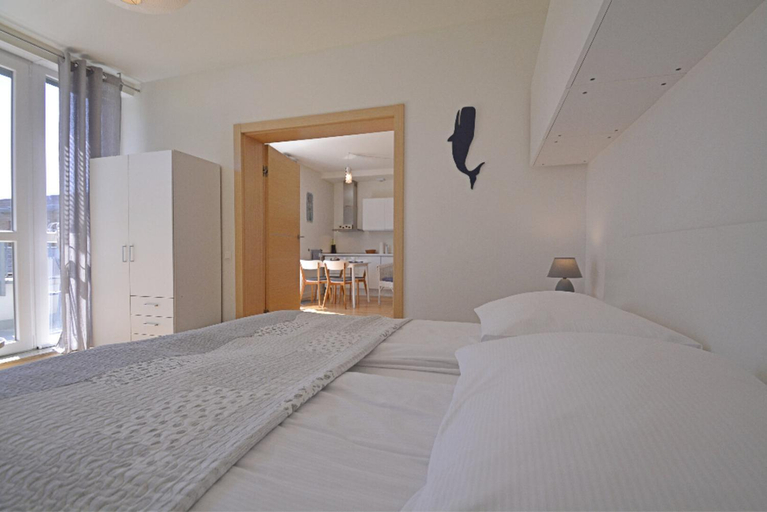 Bedroom 2, Bedroom Apartments - Baltycka 10 z widokiem na las, Świnoujście