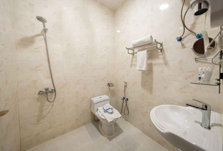 Bathroom 5, Al Qasr Hotel Suites - Al Iskan District
