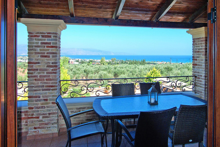 4, Cretan Villa Near Beach for 10, Crete