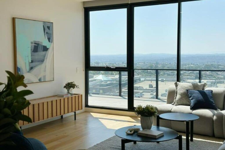 Living area 2, Suites Eaton - Toronto, Toronto